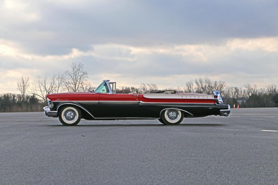  Monarch Lucerne Convertible 1957 года  (фото 2 из 8)